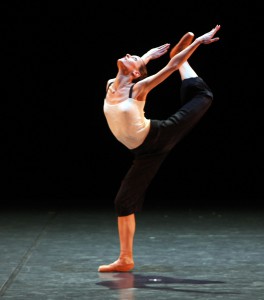 Aterballetto “Come un respiro”,“Rossini cards” Foto: Thomas Ammerpo