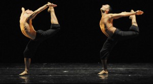 Aterballetto “Come un respiro”,“Rossini cards” Foto: Thomas Ammerpo
